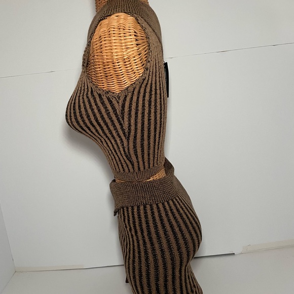 Pretty little thing chocolate knitted Mini Skirt set - Picture 3 of 6